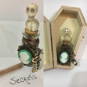 Highly pigmented loose powder shadow